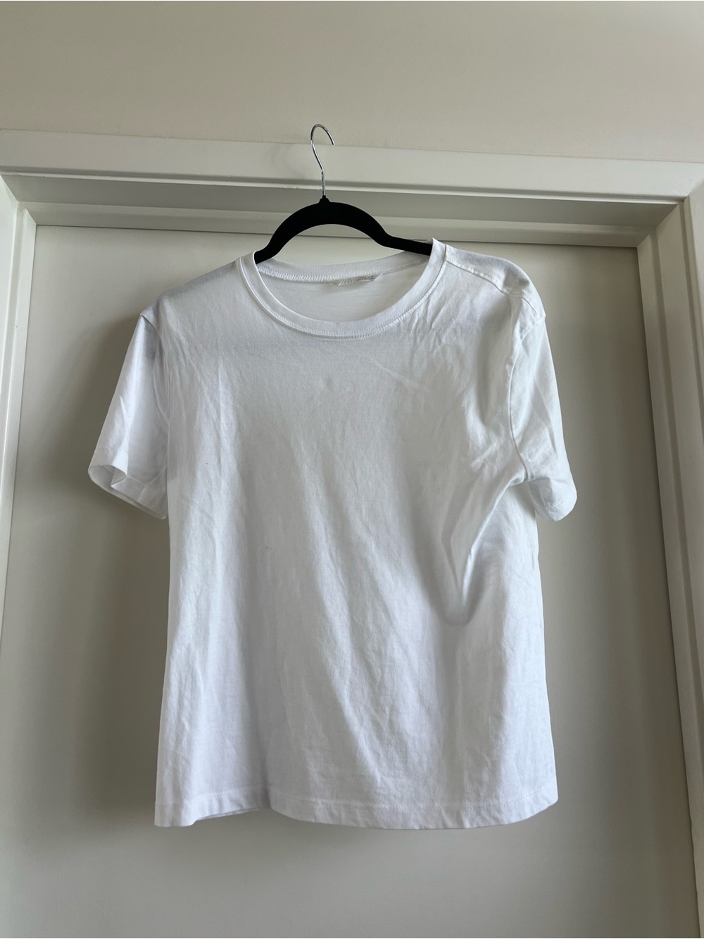 Zara White Crewneck Short Sleeve T-Shirt